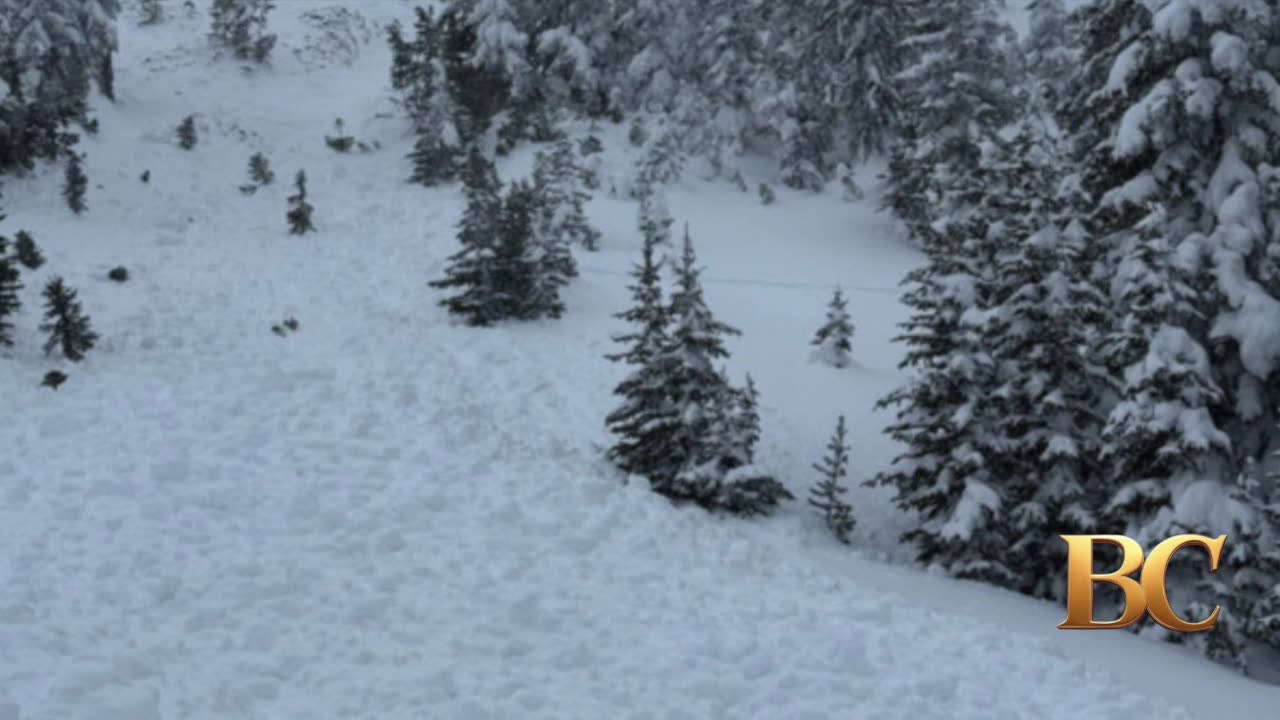 1 person killed in large avalanche in western Wyoming backcountry