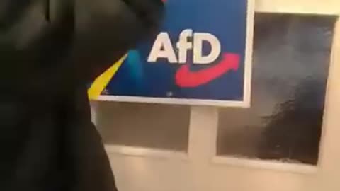 AFD Plakate Zerstörung