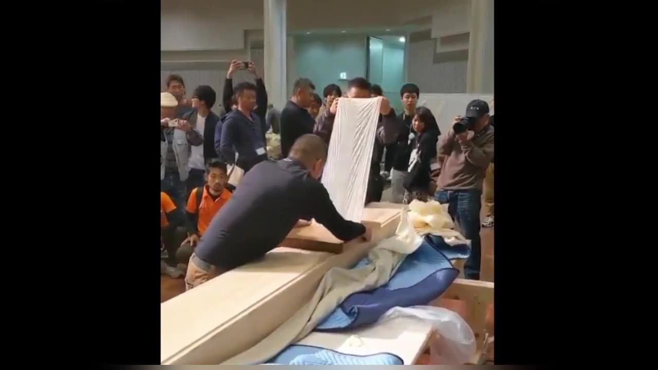 Kezuroukai is a Japanese woodworking competition