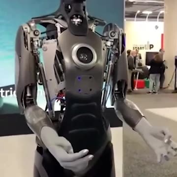 Robot GFs Are The Future! 🤖 #shorts