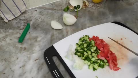 הכנת סלט ירקות