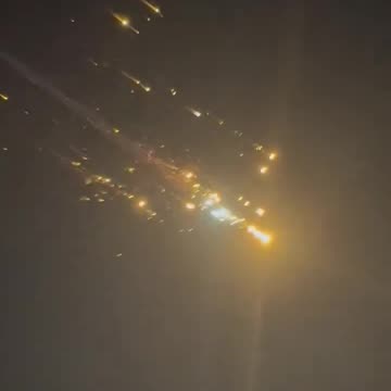 Another starship breaks apart upon re-entry