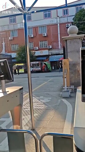 The future is here.. 😳 (15 minutes city 🇨🇳)