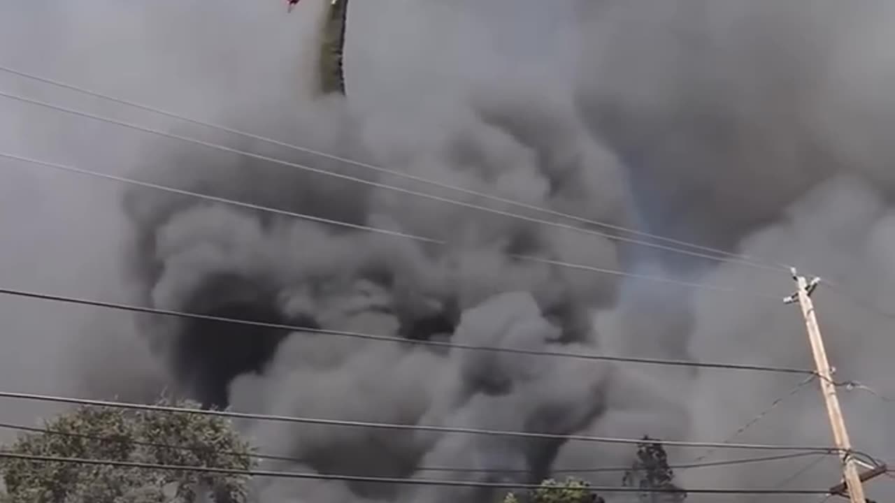 Massive Cal Fire and Los Angeles Fire Department Air Tankers in Action