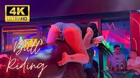 😍 Bold Girl on a Bull | Mechanical Bull Riding | Bull Riding in Benidorm