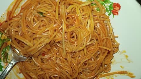 Spaghetti carbonara and Bolognese