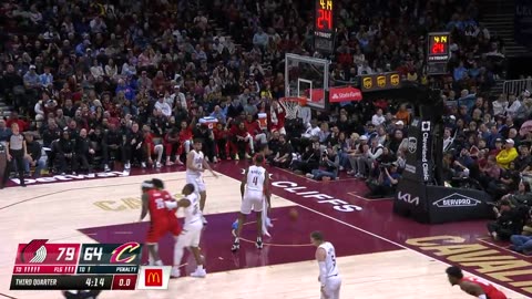 NBA - SCOOT BANKS IT IN. JUST BEATS THE SHOT CLOCK 😲