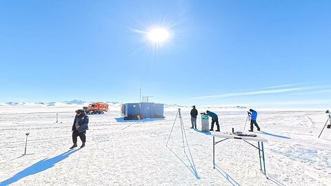 Eternal Daylight: A 24-Hour Timelapse of the Antarctic Sun"