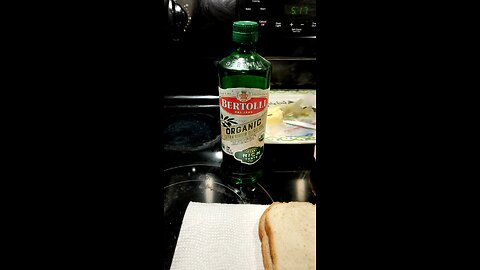 Eating Bertolli Organic Extra Virgin Olive Oil, Dbn, MI, 1/2/25