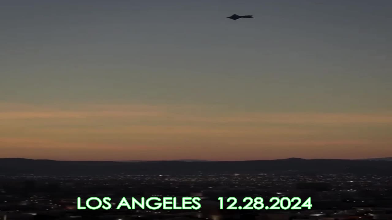 Battle of DRONES in L.A - UFO / UAP footage from SATURDAY [12.28.2024]