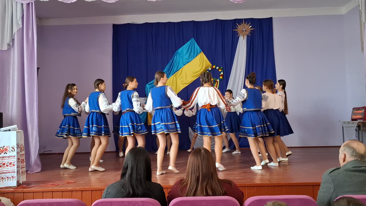 Dansul “Hora fetelor” Ziua Internațională a Limbii Materne Concert 6/17