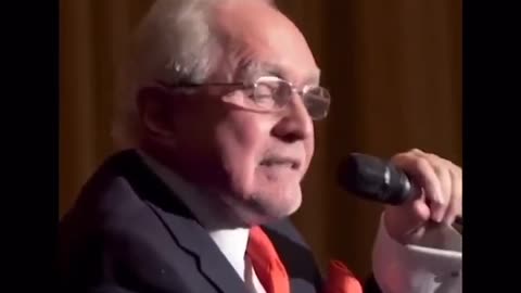 Feisty Dan Pena quickly shuts down a CLIMATE ALARMIST & explains the banking system to her.