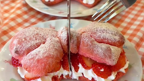 Strawberry sandwich with super cute ribbon 🍓🎀