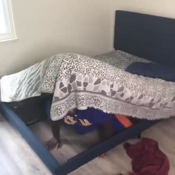 Scary prank (under the bed)