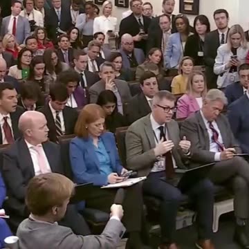 Karoline Leavitt: "It is insulting that you are trying to test my knowledge of economics"