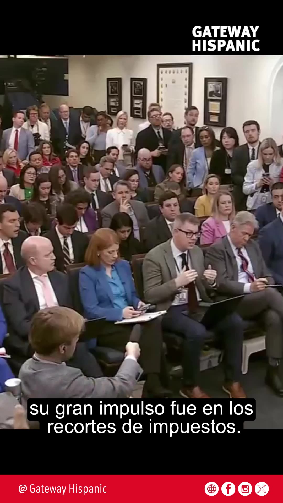 Karoline Leavitt: "It is insulting that you are trying to test my knowledge of economics"