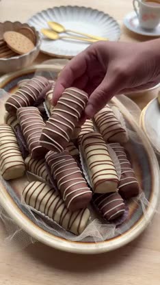 Peanut-Caramel Bars With Chocolate - Kookmutsjes