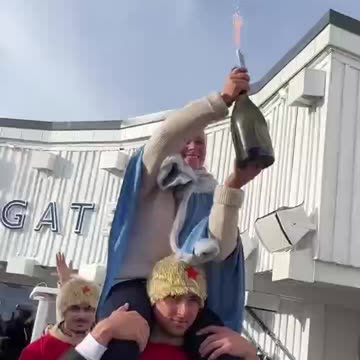 Those who paid - they wave whatever they want 😁