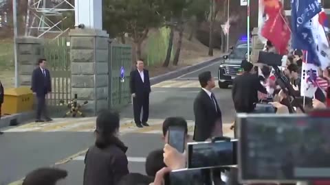 South Korea’s impeached President Yoon Suk Yeol has been released from prison after being behind bar