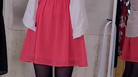 Short dress VS Pen drop test