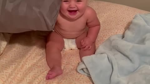 Baby has the most adorable laugh 😍