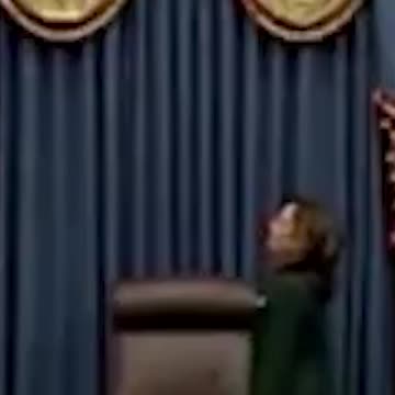 Kamala Harris Appears to Forget Pledge of Allegiance During Senate Swearing-In Ceremony