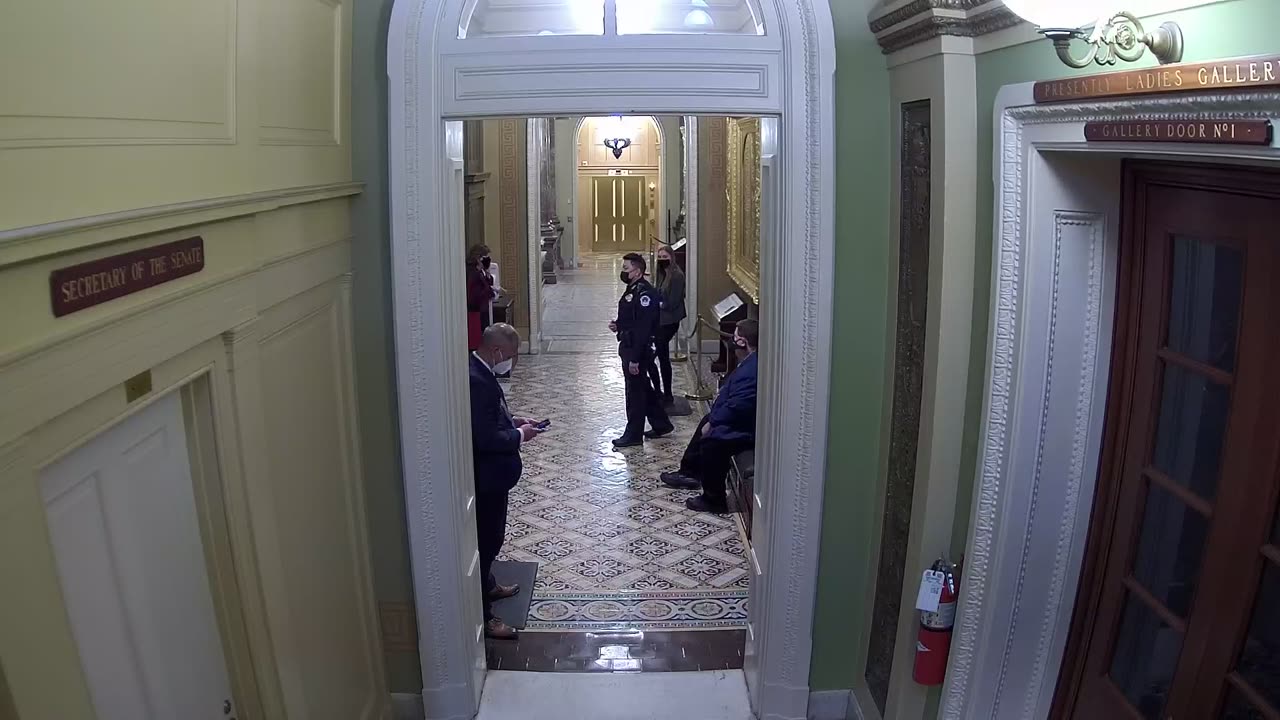 0310USCS03SenateGalleryEastnearS312_2021-01-06_21h40min01s687ms.mp4