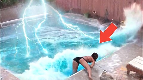 "40 Most Shocking Lightning Strikes Caught on Camera"