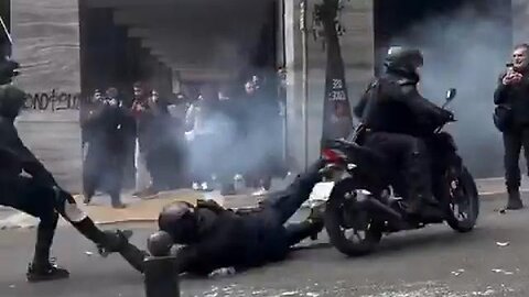 Greece Riots, hell is breaking lose!