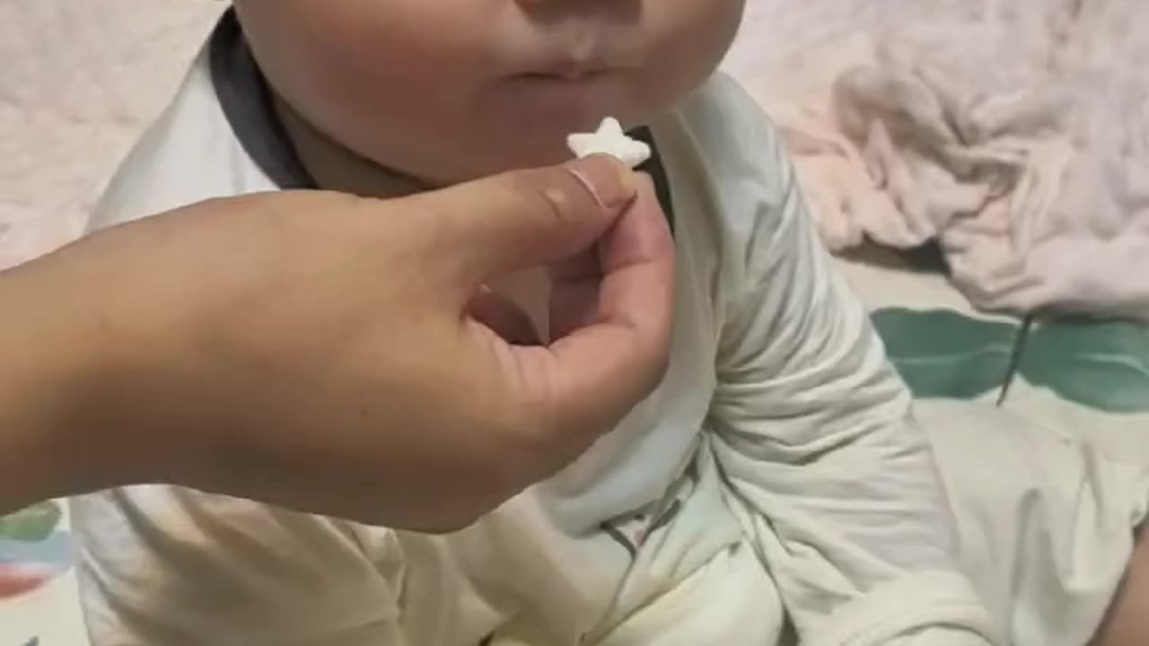 Funny video of the baby sitting, eating and sleeping video 2025 skc.com 66