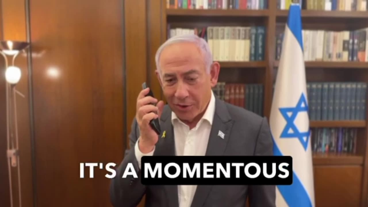 ❗️🇮🇱 The moment Israeli PM was informed of the transfer of Israeli hostages from
