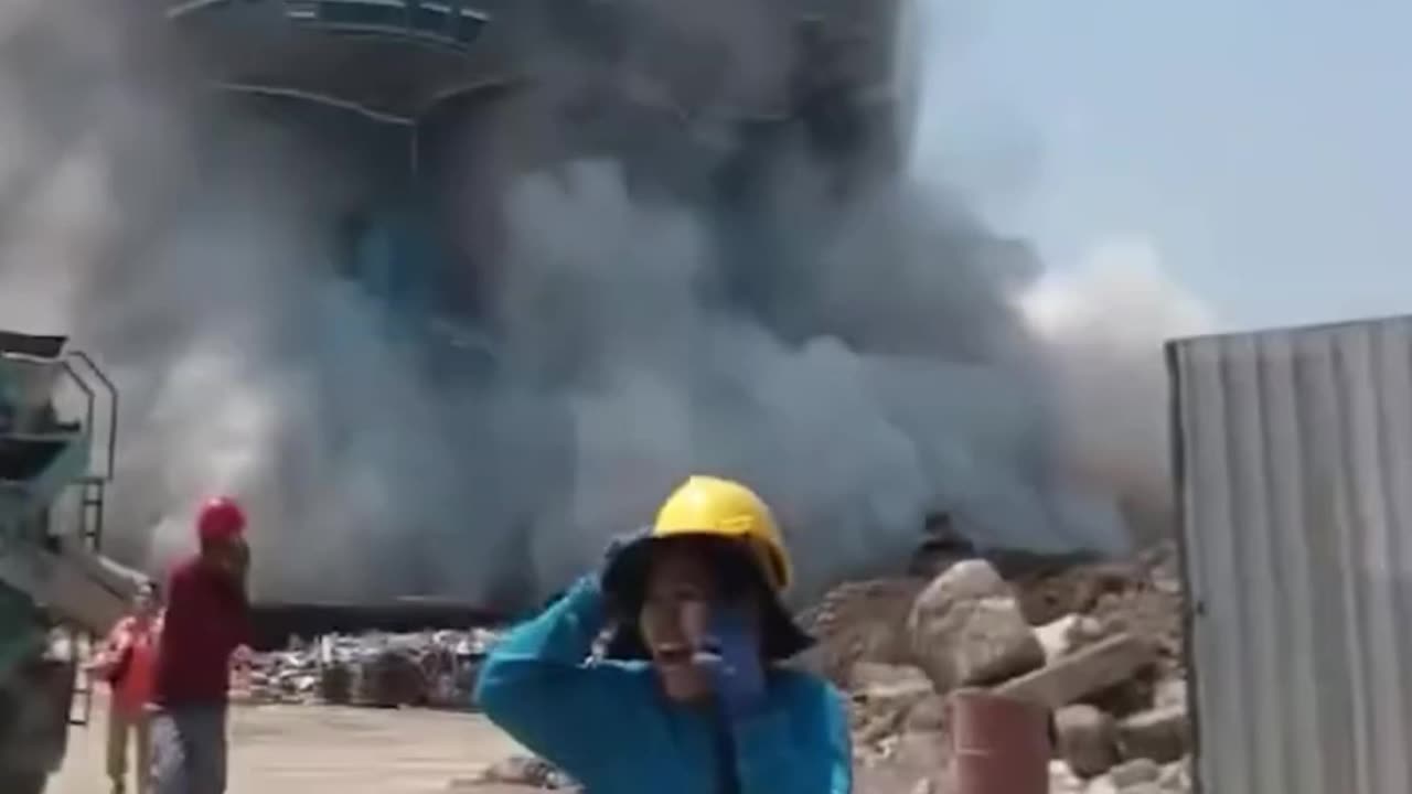 😱🏚️ NO WAY! Building COLLAPSES Right Before Construction Crew’s EYES! 💥⚠️ (Myanmar Earthquake)