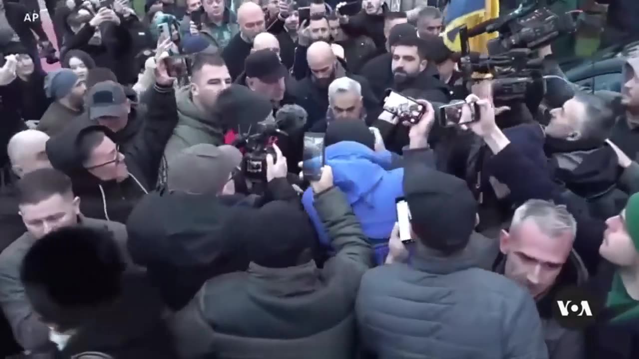 Dlaczego Georgescu?