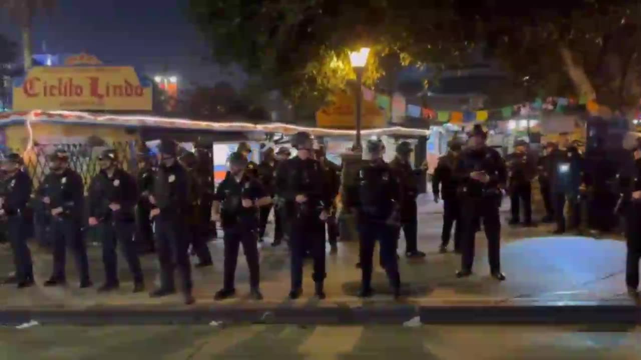 Over 100 LAPD Officers Arrive READY to Arrest Protestors