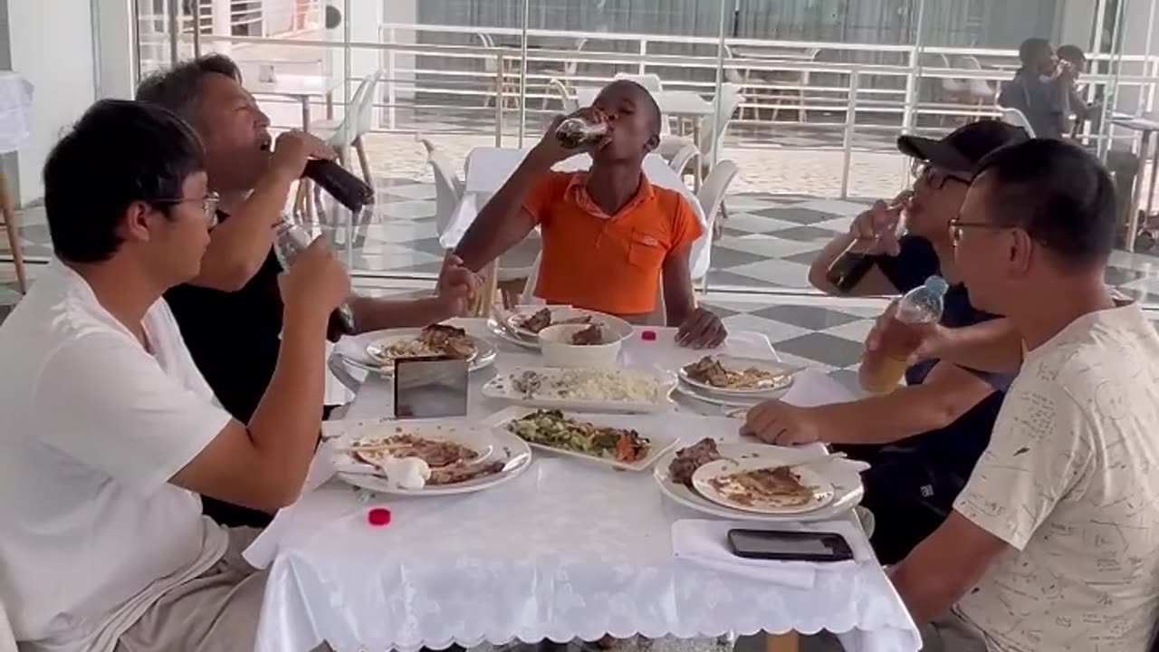 You can't trust the Chineses who are in our country 😂😂😂