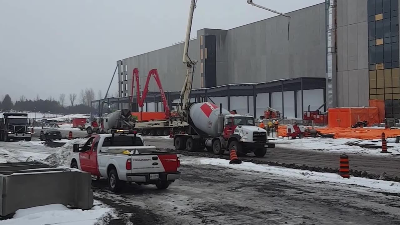 ⚒️2020👷‍♂️12-02🪖 Construction @ Work Building The Amazon West Warehouse Part 2 In Ottawa ❄️ Canada 🍁