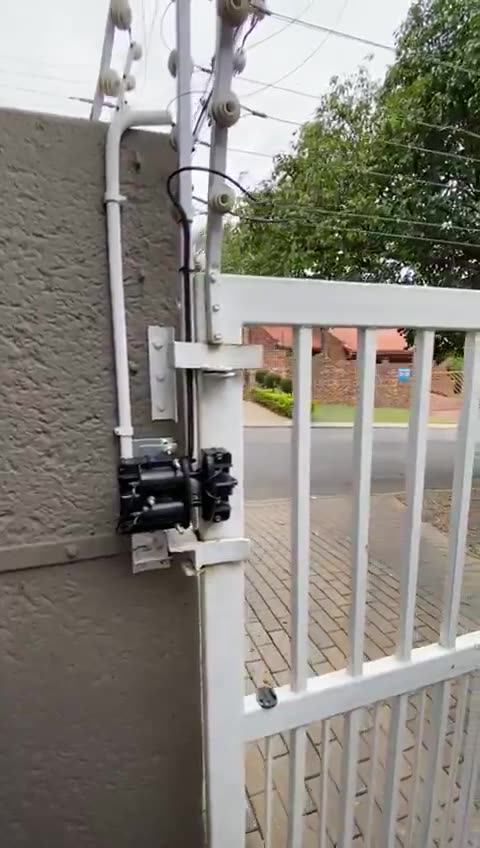 The things White men have to do just to survive their genocide in South Africa