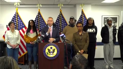 Hakeem Jeffries Makes Disturbing Remark: It’s Time to Fight His Agenda “In the Streets”