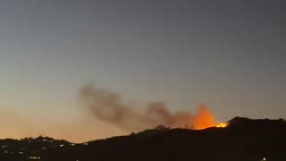 BREAKING: New brush fire just popped up out of nowhere near the Hollywood sign