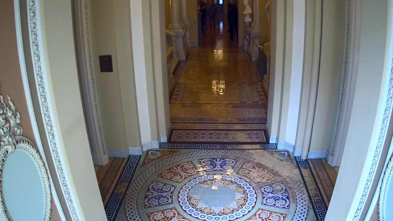 0205USCS02WestStairsnearS221_2021-01-06_13h40min01s733ms.mp4