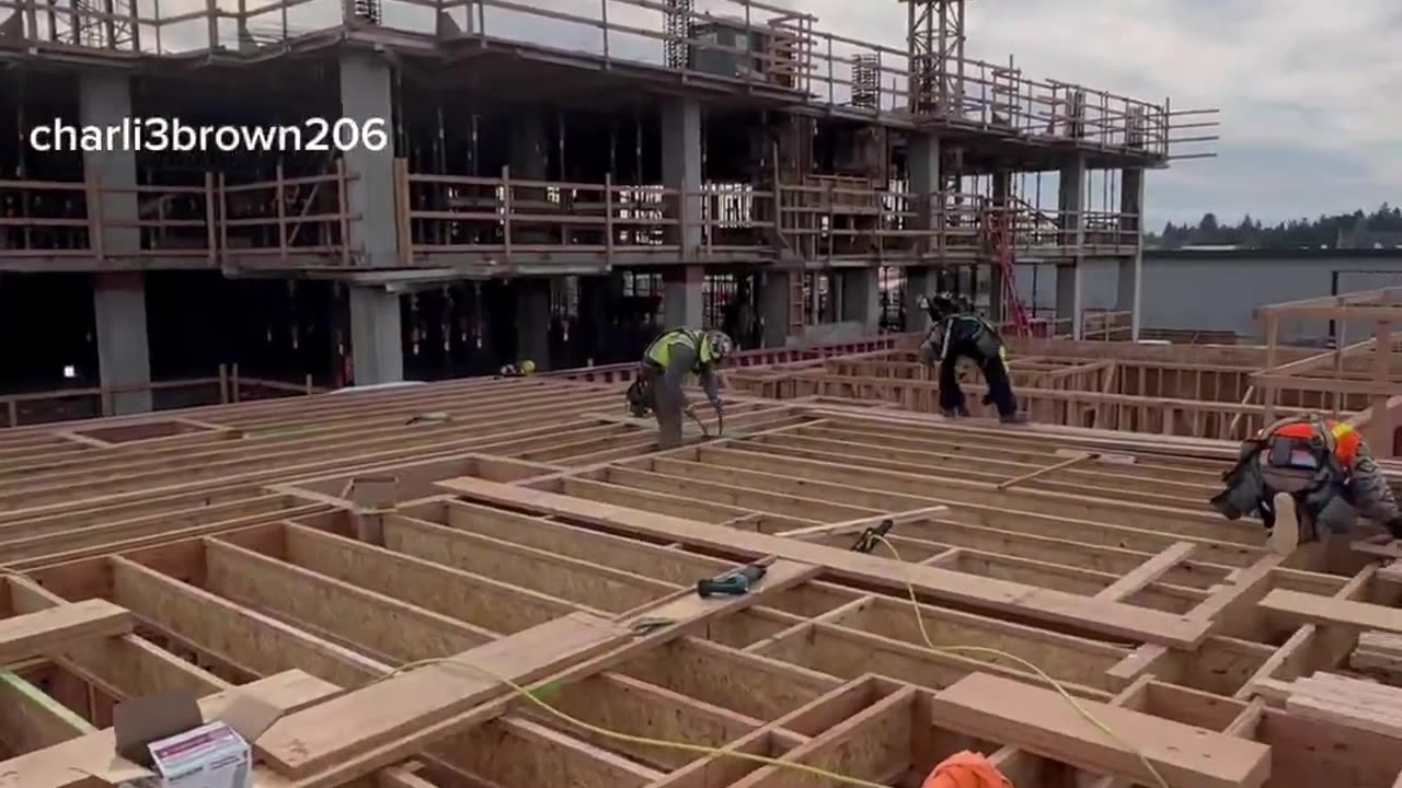 Job Site Employee Shows Only 8 Out of 43 Workers Showed Up to Work Due to Immigration Checkpoints