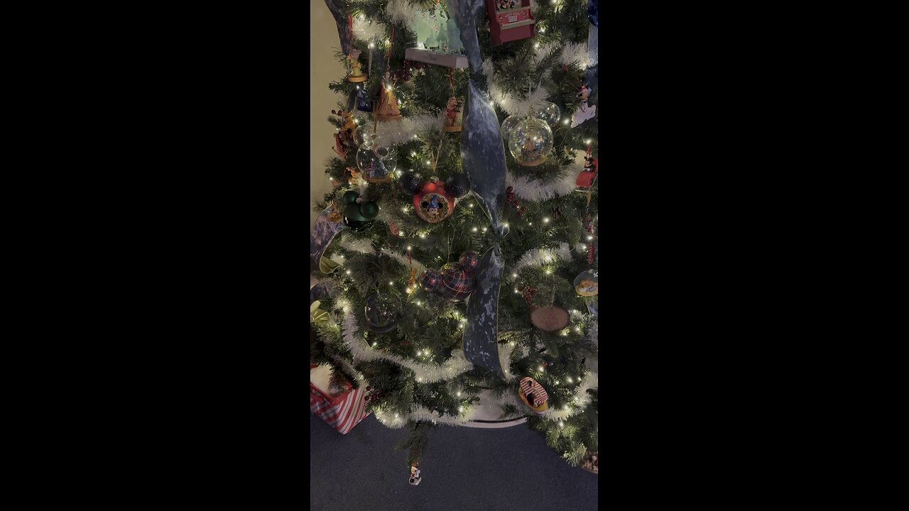 Do you like our Christmas tree?