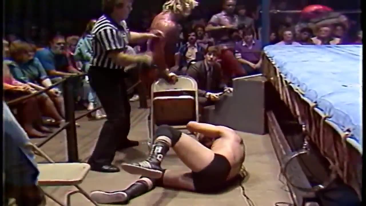 (1986.01.24) Chavo & Hector Guerrero vs The Fabulous Ones - Mexican Death Match - NWA Houston