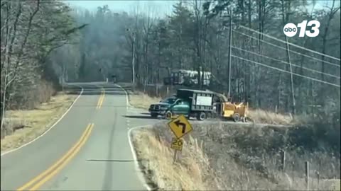 Footage is emerging of evacuations underway near the #CrookedCreekFire in Western North Carolina.