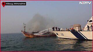 Alibaug Boat Fire _ Narrow Escape For 20 Fishermen As Boat Catches Fire Near Mumbai