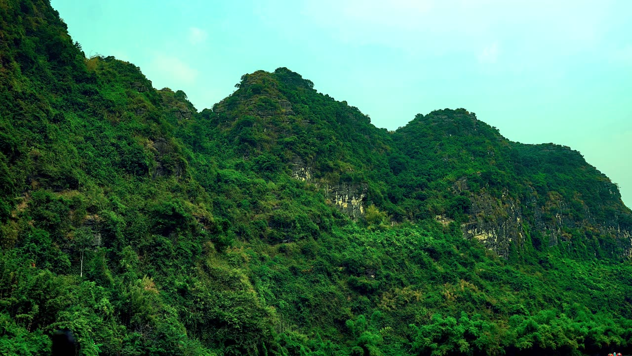 Day tour of Hoa Lu, Trang An Cave Complex, and Sleeping/Lying Dragon Mountain, Dec. 22, 2024.