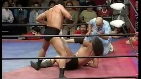 (1982.10.07) Jumbo Tsuruta vs Bruiser Brody - AJPW