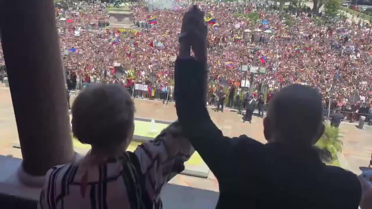 Centenares de miles de personas reciben al presidente electo Edmundo González en Buenos Aires