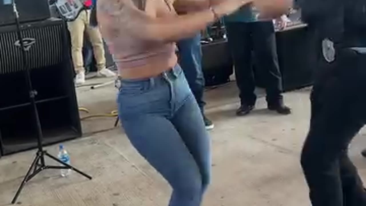 Tiny Little Latina Dancing 💃😻