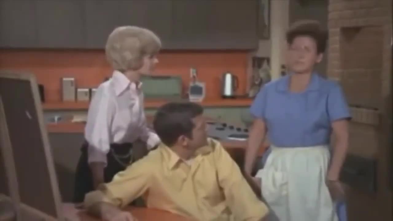 1969 episode of The Brady Bunch on measles
